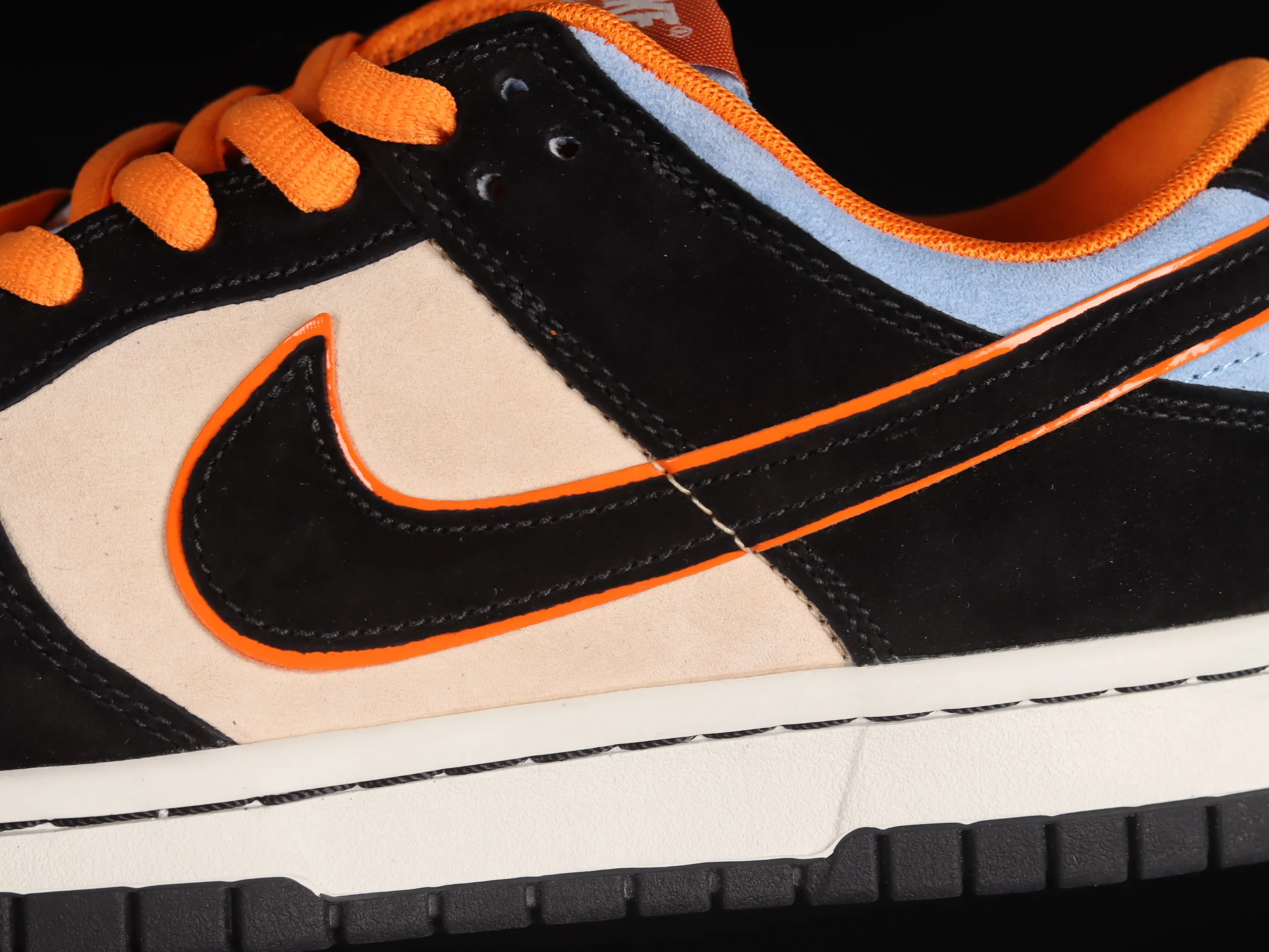 All Categories Nk SB Dunk Series Nk SB Dunk Low Low-top sneakers Otomo Katsuhiro x Nk SB Dunk Low "Steamboy OST" Otomo Katsuhiro co-branded SB low-top sports and leisure sneakers LF0039-027